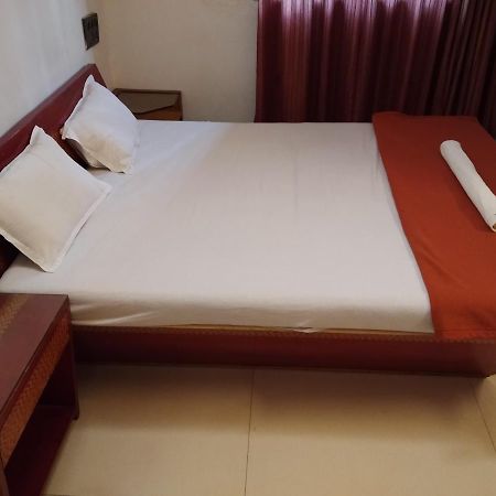 Agrawal Bhavan Budget Stay Only For Indians Bombay Eksteriør billede