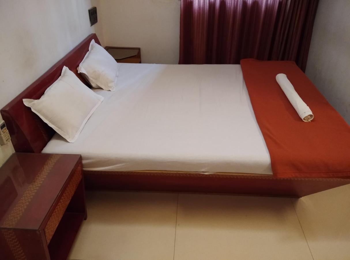 Agrawal Bhavan Budget Stay Only For Indians Bombay Eksteriør billede